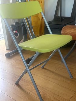 Folding chairs (Bundle of 8)