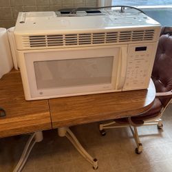 GE Under cabinet  Microwave / Conventional Oven