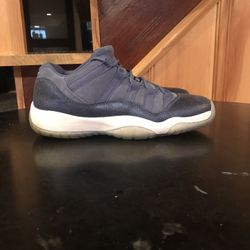 Jordan 11 Low Blue Moon Size 8