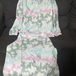 Bundle of 2 sweatshirts  for girls