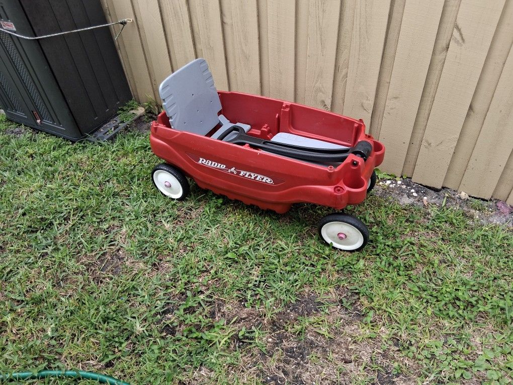 Radio Flyer Kids Wagon