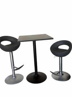 Pub style table with 3 Modern stools