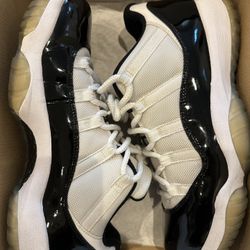 Air Jordan 11 Retro Low Concord Size 10.5