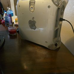 Old apple Desktop computer. Powers Up. Appears to be working. I don't have any accessories