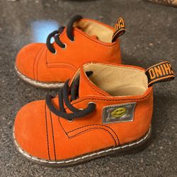 Moschino Size 4C Toddler Shoes. 
