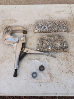 Snap Fastener Plier Tool with Snap Hardware