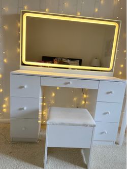 Make up table