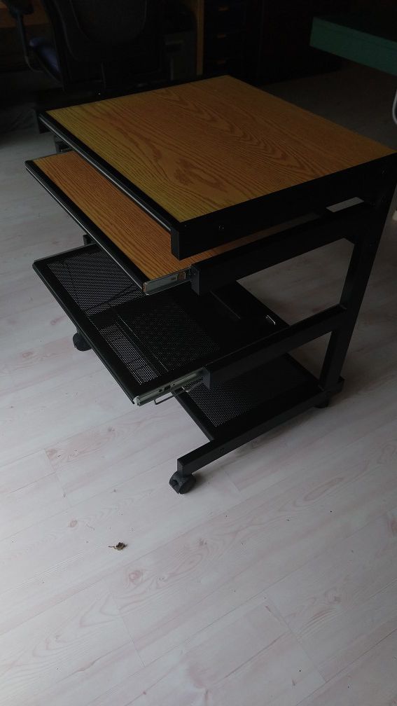 Mobil computer/printer stand with roll out shelves