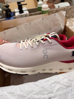 Women’s on cloud size 9.5