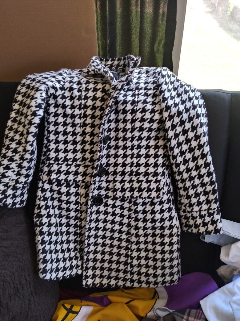 Nice Little Girl Coat Size 6 X 10.00