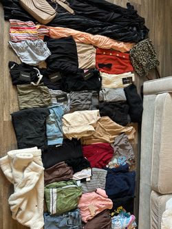 lot of women’s clothes size large