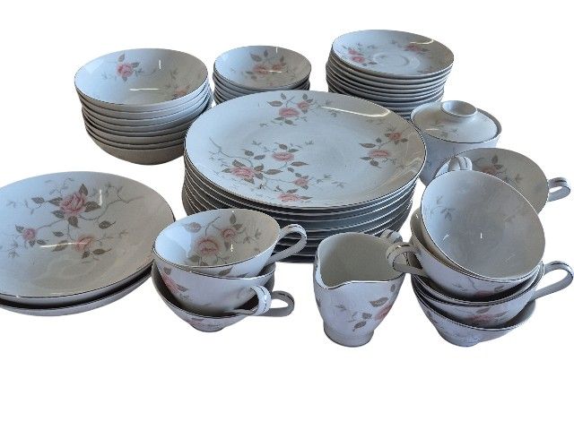 Mikasa Denair #5288 Fine China Service for 11 Tea Cups, 16 Tea Plates, 8 Fruit Bowls, 8 Soup/Salad Bowls, Cream & Sugar, 2 Serving Bowls & 8 Dinner Pl