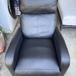 Black leather recliner chair- Clean and comfortable