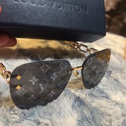 Louis Vuitton LV Pattern Black sunglasses 