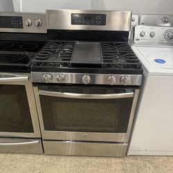 GE Gas Range with Griddle