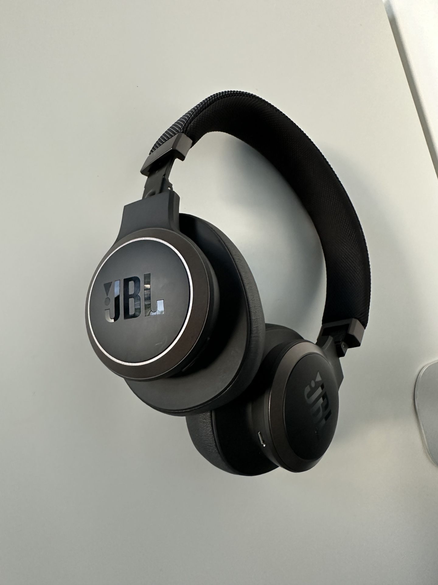 🎧 JBL Live 650BTNC Wireless Over-Ear Noise-Cancelling Headphones – Black (Brand New) 🎧