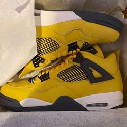 DS AIR JORDAN Lightning 4s SIZE 12