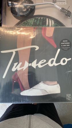 Mayer Hawthorne & Jake One - Tuxedo