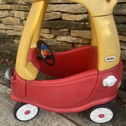 Little Tikes Cozy Coupe Ride On Toy