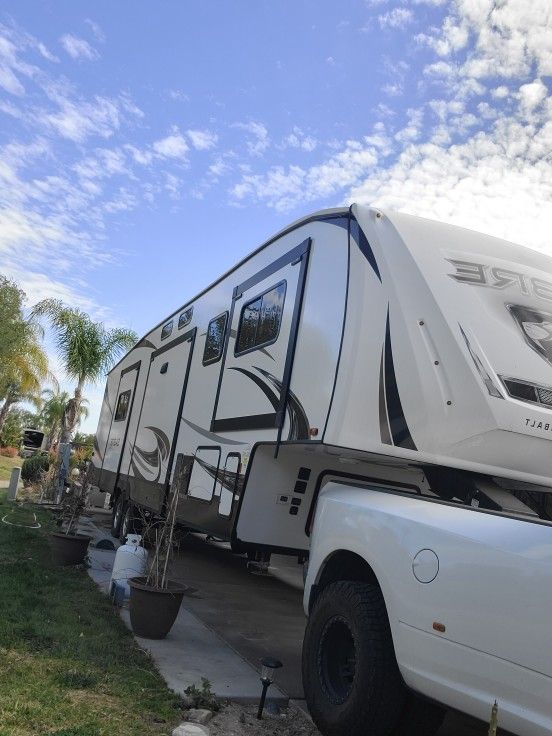 Fifth Wheel Trailer Transport