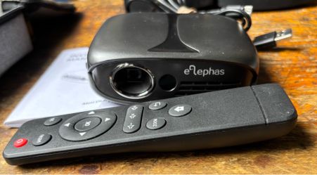 Elephas RD-606 Mini DLP Projector