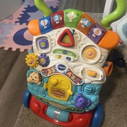 V Tech Stroll & Discover Activity Walker 
