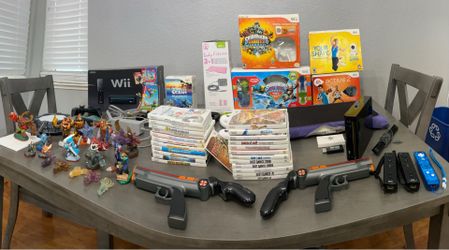 Nintendo Wii huge bundle with multiple sets