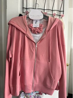 Set 4 pcs (sudadera,short,liga para pelo y playera) size xl