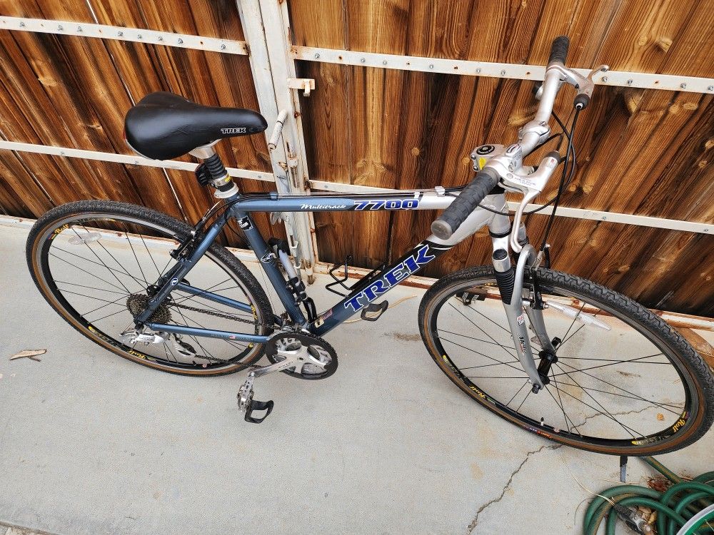 Trek Multi Track 7700