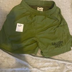Olive gallery dept shorts