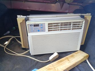 GE Window Air Conditioner Unit