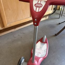 Toy Scooter/Radio flyer
