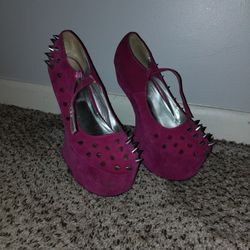 Bumper Women Shoes Sz 9 Heel Less Curved Wedge Mauve Suede Spiked Heel
Bumper