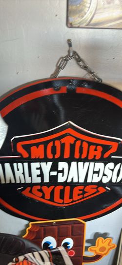 24 in Harley metal sign with hanging chain