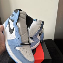 Jordan 1 Retro High University Blue 