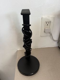 Razor gaming stand with usb ports and microphone