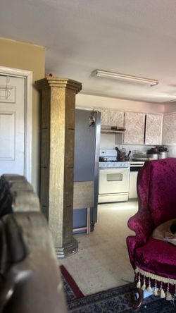 7ft pillar /very heavy and sturdy