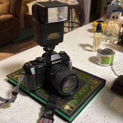 Nikon N2000 With Lens And Flash 