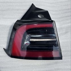 2020-2021-2022-2023-2024 TESLA 3-Y ✅️✅️💯👌[OEM] LH DRIVER SIDE TAILLIGHT (4 Pins) Full LED