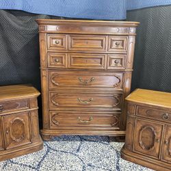 Thomasville Vintage Dresser (DELIVERY AVAILABLE)