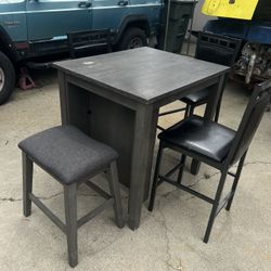 small table end 3 chairs end stool