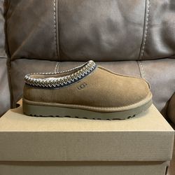 Ugg Tasman Women Slippers Size 8.