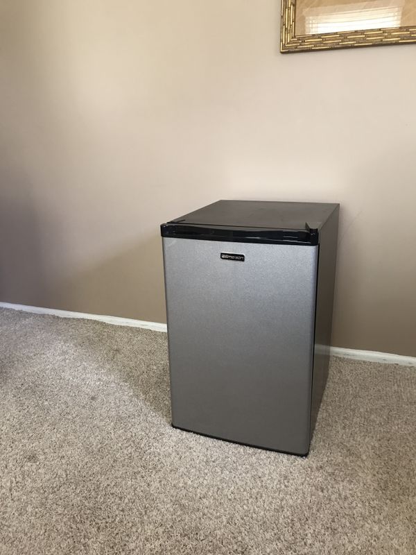 Emerson Mini Wine Fridge