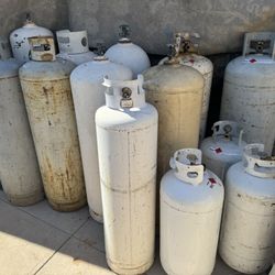 Full 100 lb Propane Tanks & Pro 9 & 7 As Well All Full 