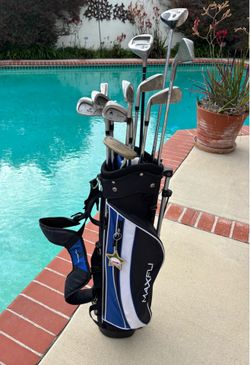 Titleist Golf Clubs - kids set
