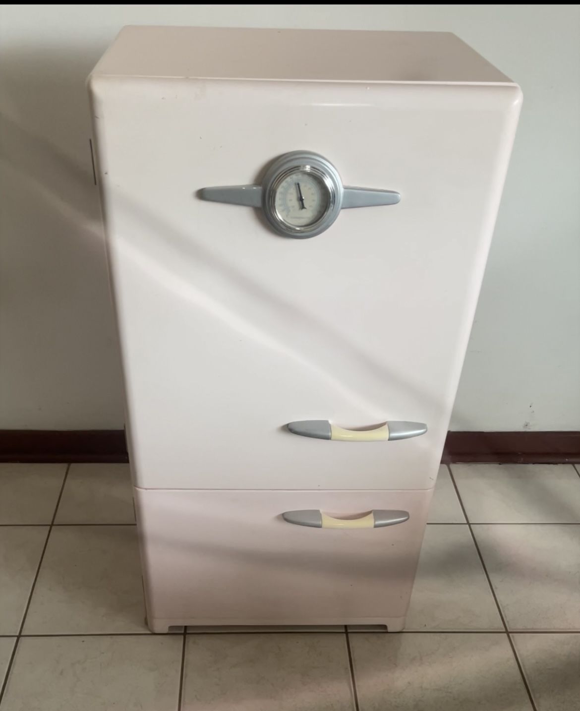Kid Pottery Refrigerator