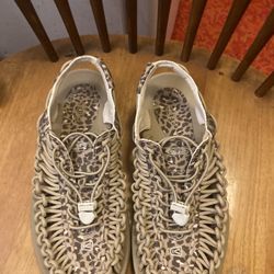Keen Woman Uneek Canvas In Good Condition Size 9 