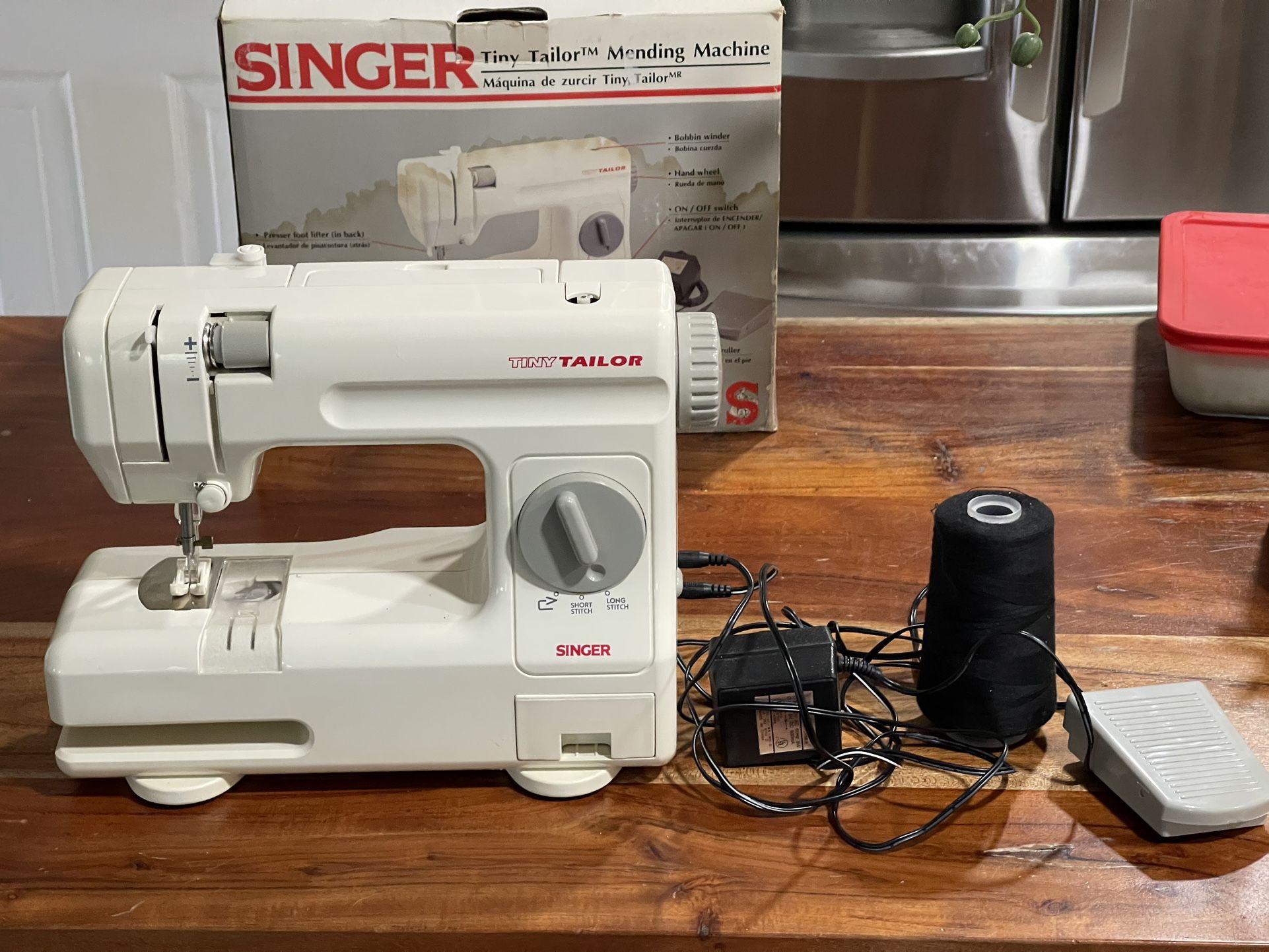 Singer Sewing Machine 