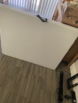 Clean 6ft folding table