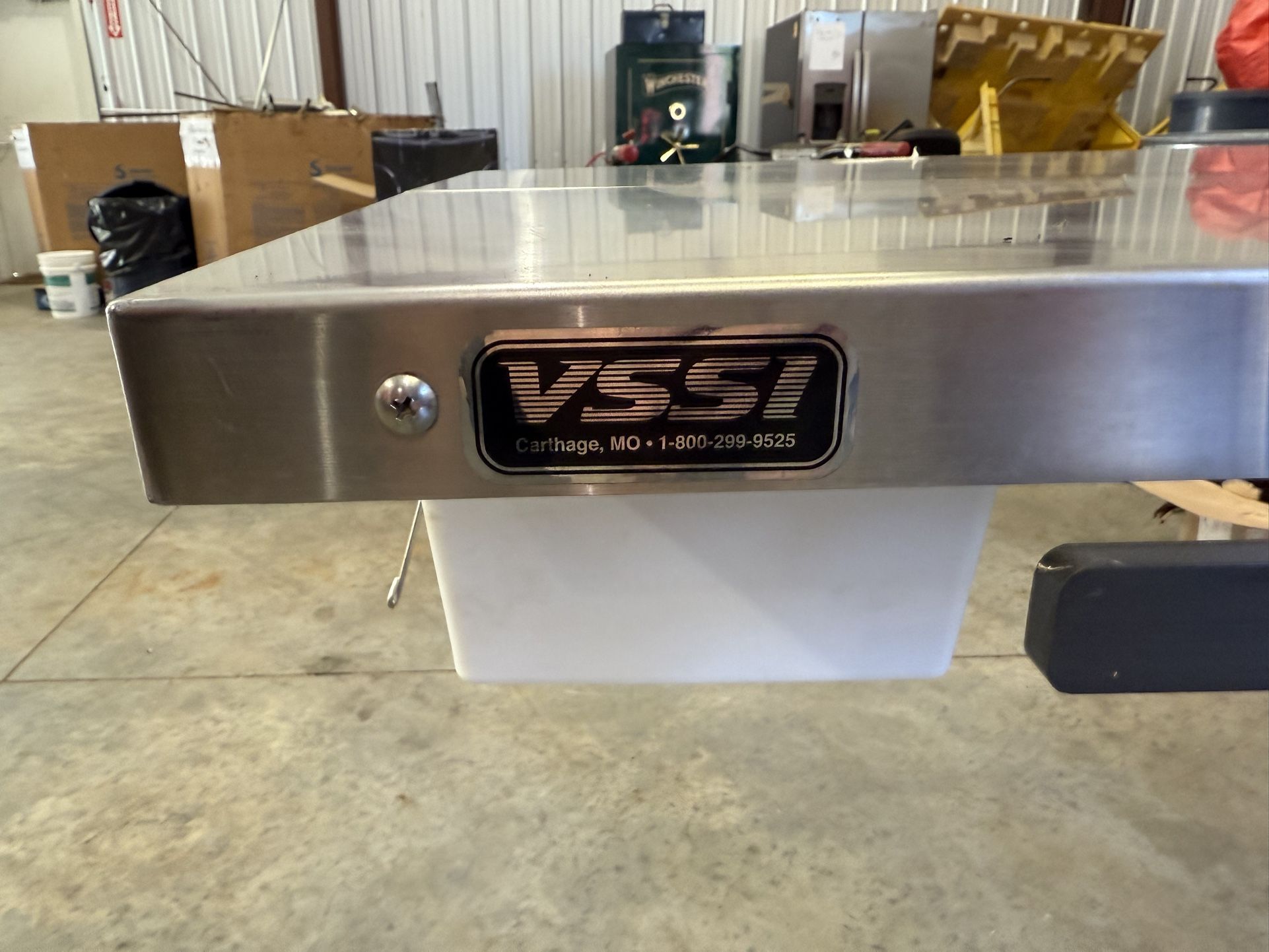 VSSI Veterinarian Table